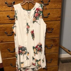 High low floral pleated sleeveless dress. Size Large. Excellent condition.